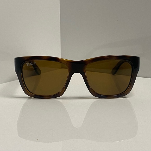 Ray•Ban RB4194 Polarized - Picture 2 of 6